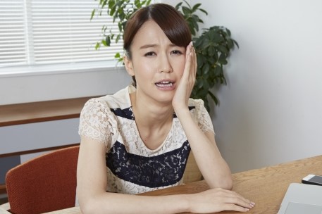 女性モデル08_困る20-1